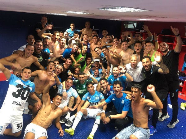 Racing Club celebra su título de la Superliga Argentina 