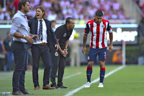 Carlos Salcido durante un partido con el Rebaño Sagrado 