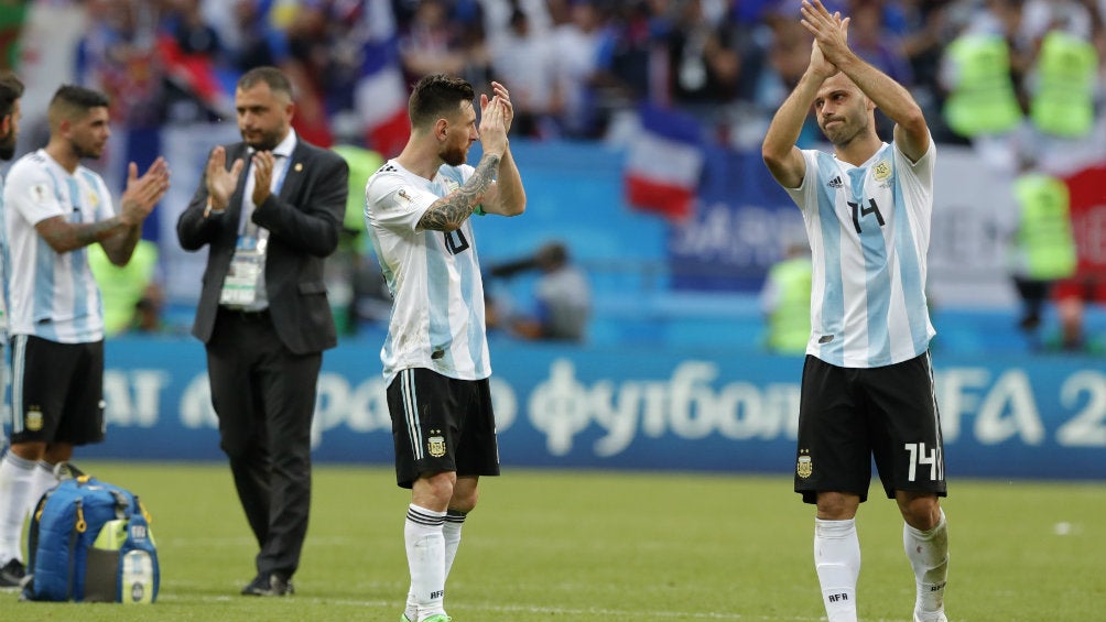 Messi y el Jefecito aplauden a la afición de Argentina