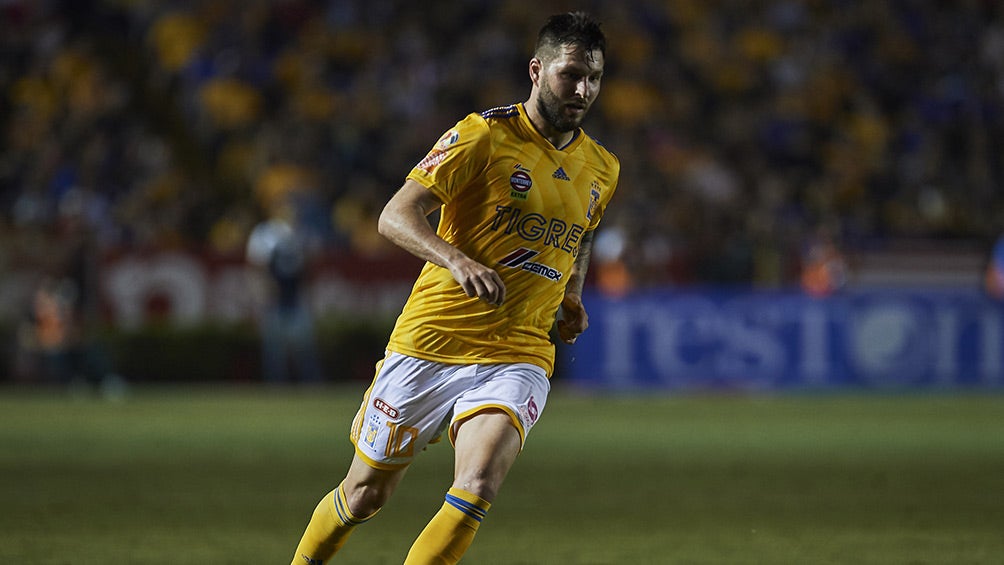 Gignac, durante juego de Tigres en el Volcán 