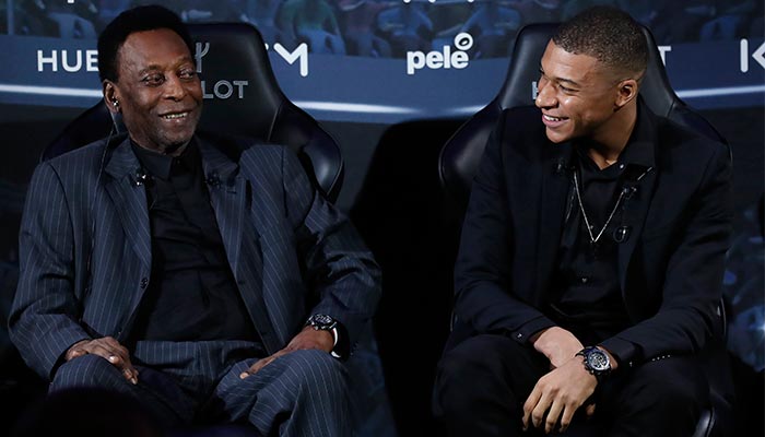 Pelé y Mbappé durante su encuentro publicitario 