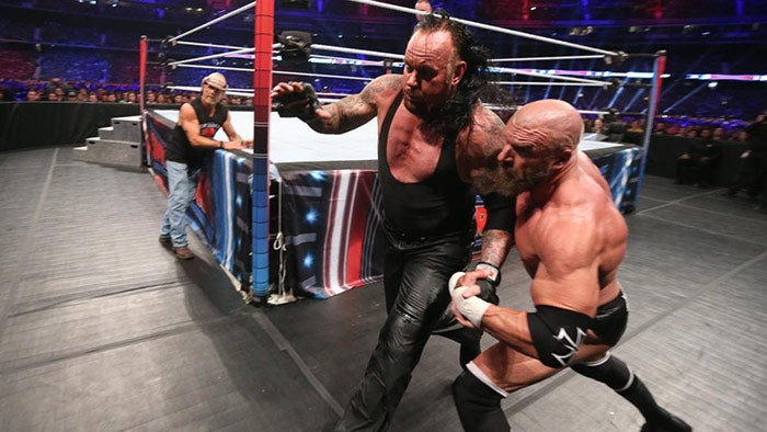 HHH lucha contra Undertaker