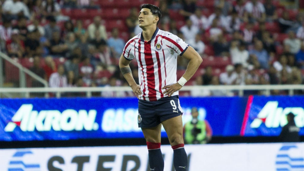 Alan Pulido se lamenta tras derrota contra Lobos