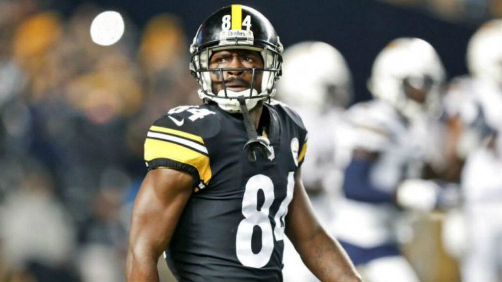 Antonio Brown durante un partido de Steelers 