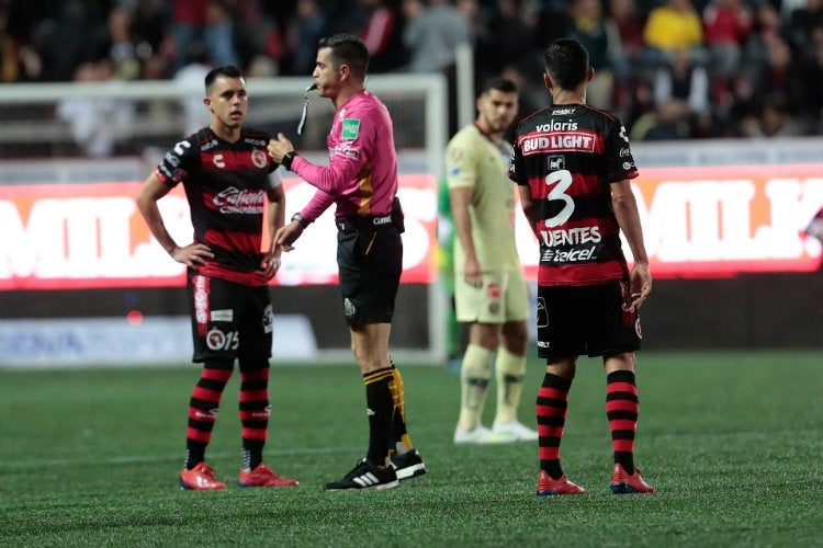 Fernando Hernández pita el duelo entre Tijuana y América