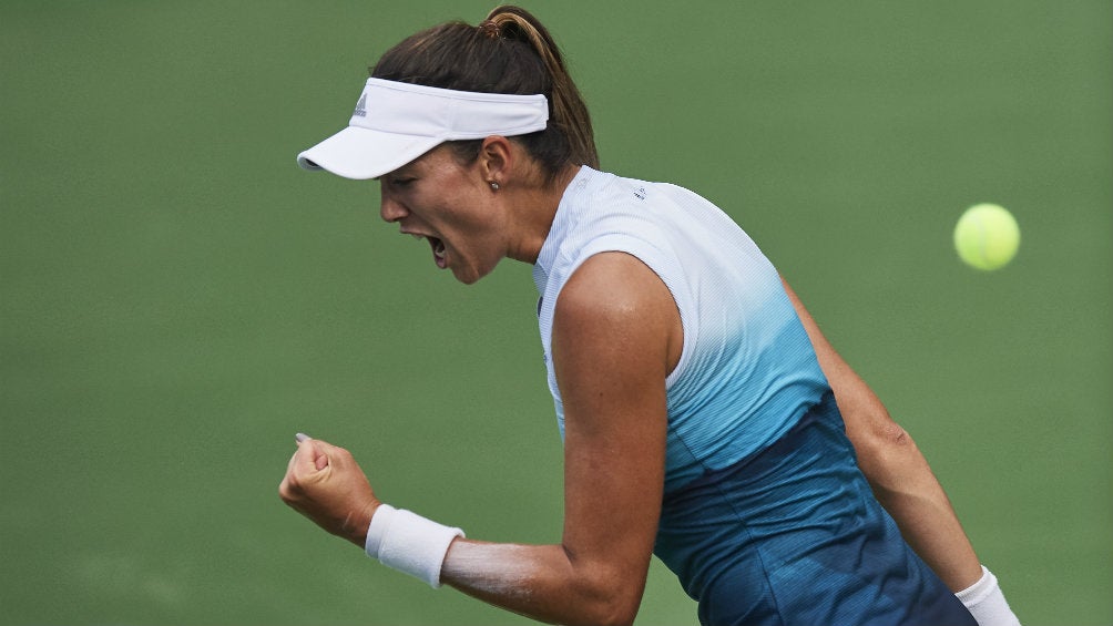 Garbiñe Mugururza festeja un punto