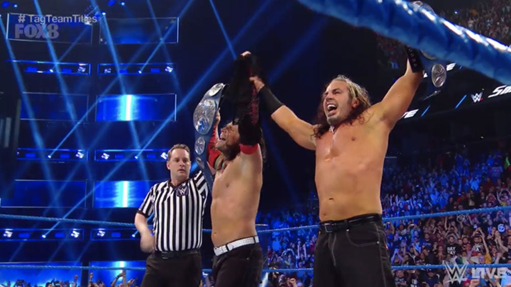 The Hardy Boyz festejan con los campeonatos