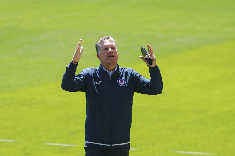 Ricardo Peláez en un entrenamiento de Cruz Azul