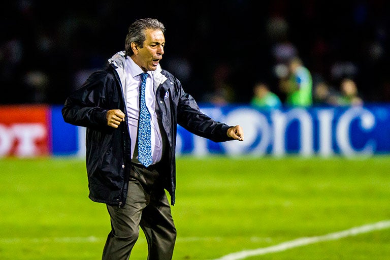 Boy celebra un gol de Cruz Azul