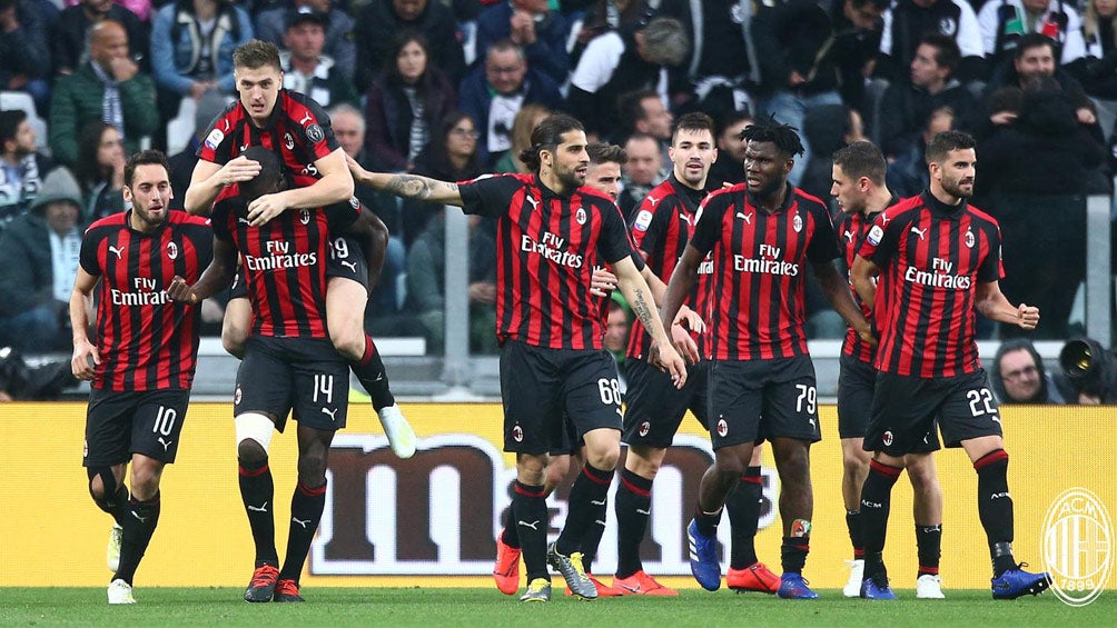 Milan festeja triunfo ante la Juventus