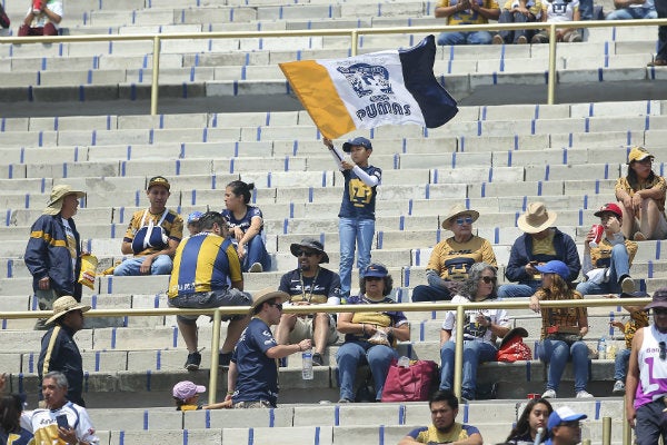 Afición de Pumas en el Estadio Olímpico Universitario