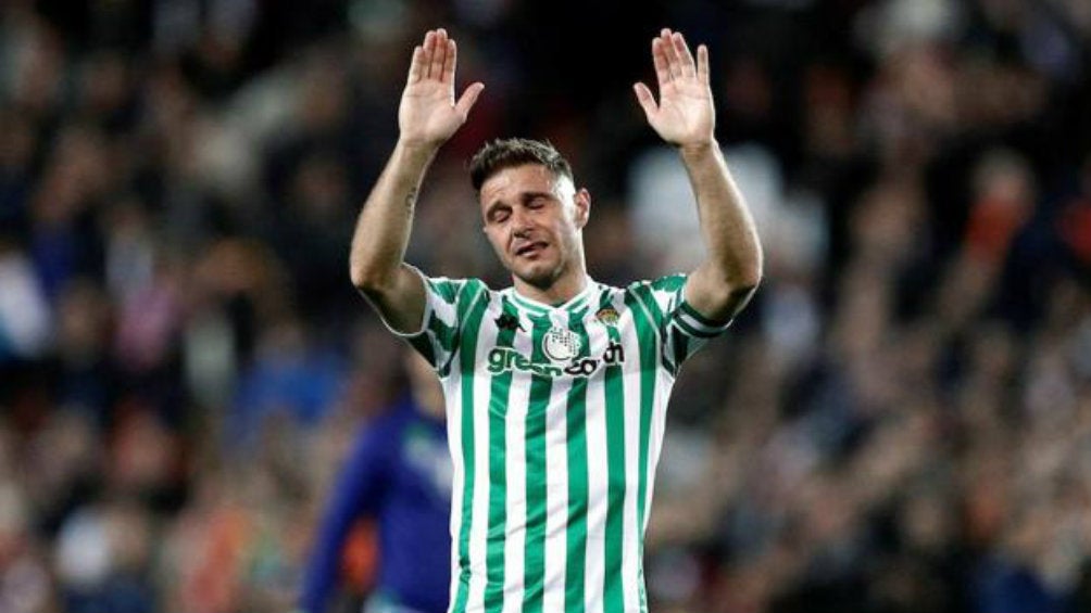 Joaquín durante un partido del Betis