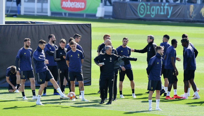 Jugadores de la Juventus entrenan de cara al duelo vs Ajax