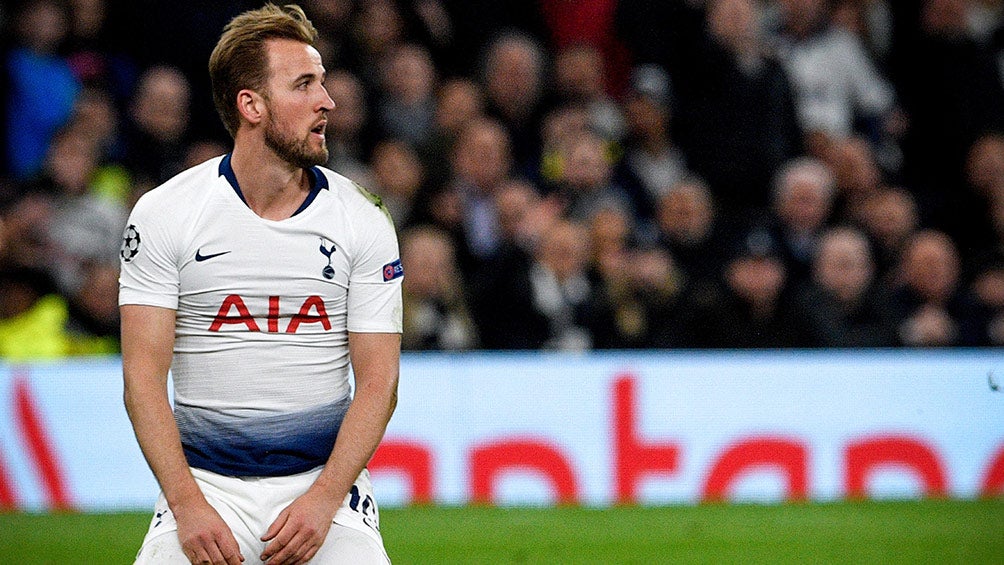 Harry Kane se lamenta en juego contra el City 