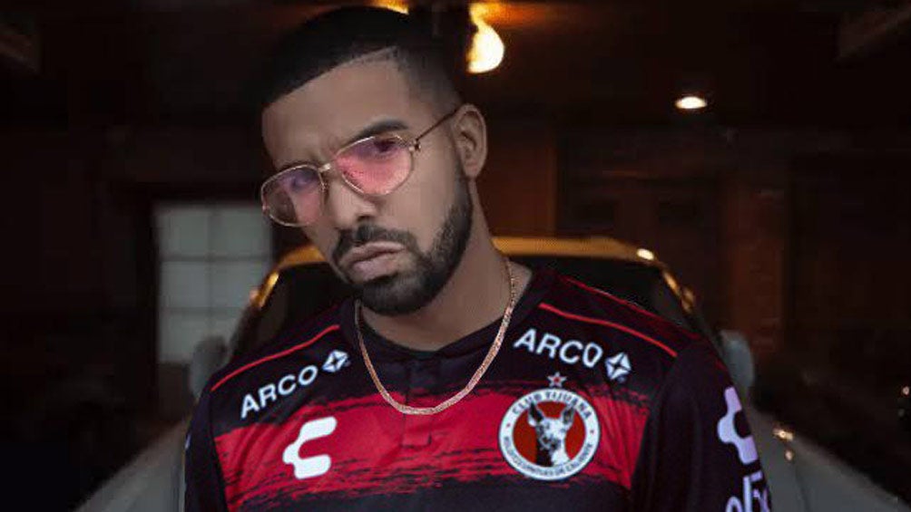 Drake luce jersey de Xolos