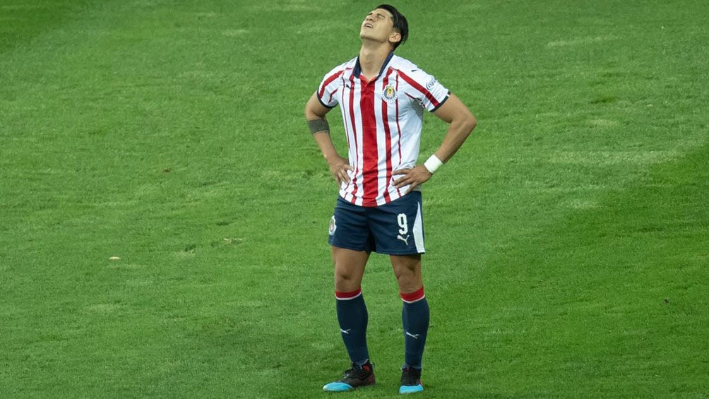 Alan Pulido lamenta derrota de Chivas