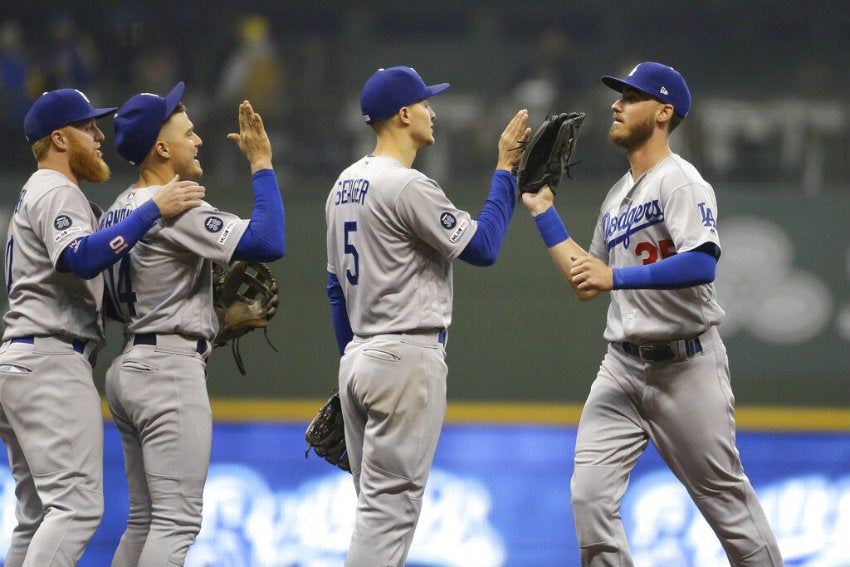 Dodgers celebra victoria frente a Brewers 