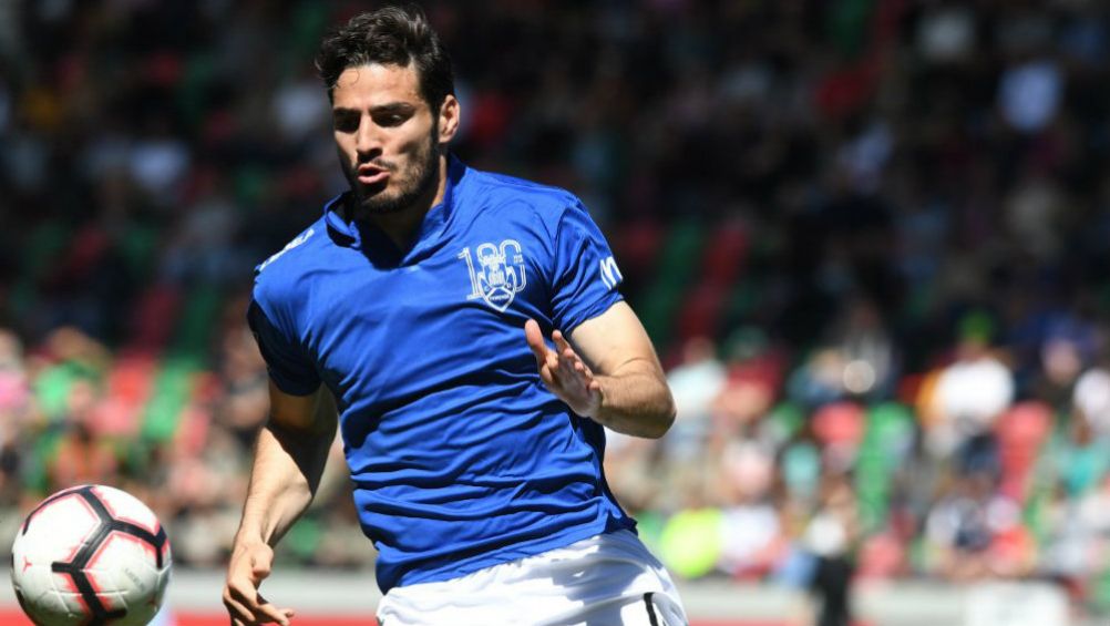 Antonio Briseño en partido con el Feirense 