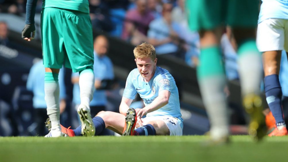 De Bruyne tras lesionarse en juego frente al Tottenham