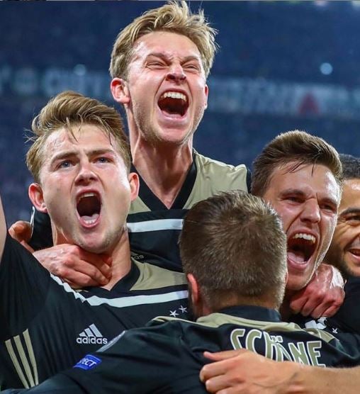 De Jong y De Ligt celebran tras victoria del Ajax