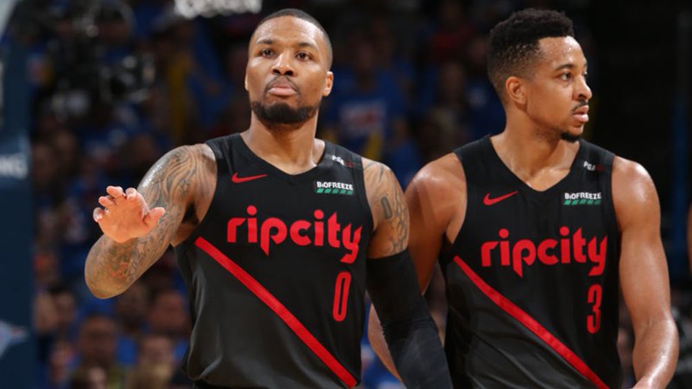 CJ McCollum y Damian Lillard durante el juego contra Thunder