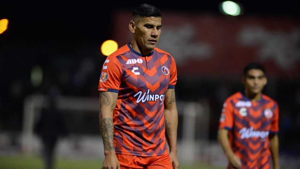 Carlos Salcido tras un juego con los Tiburones Rojos