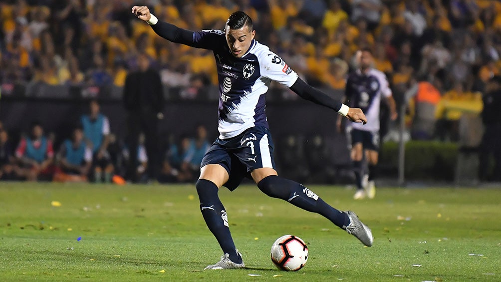 Funes Mori dispara en el juego contra Tigres