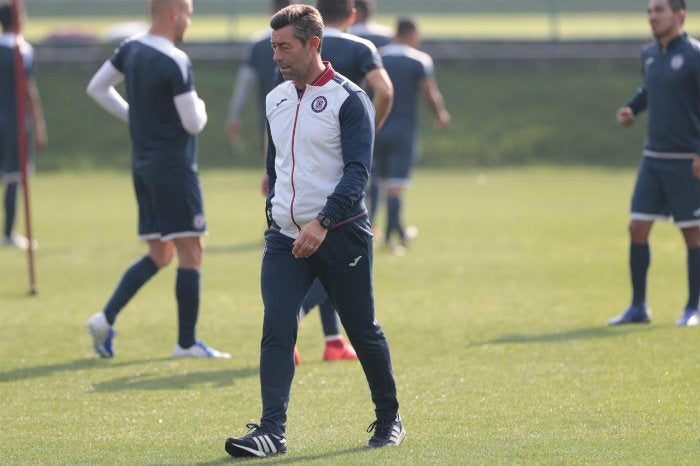 Caixinha en la práctica del Cruz Azul previo a la Jornada 16 