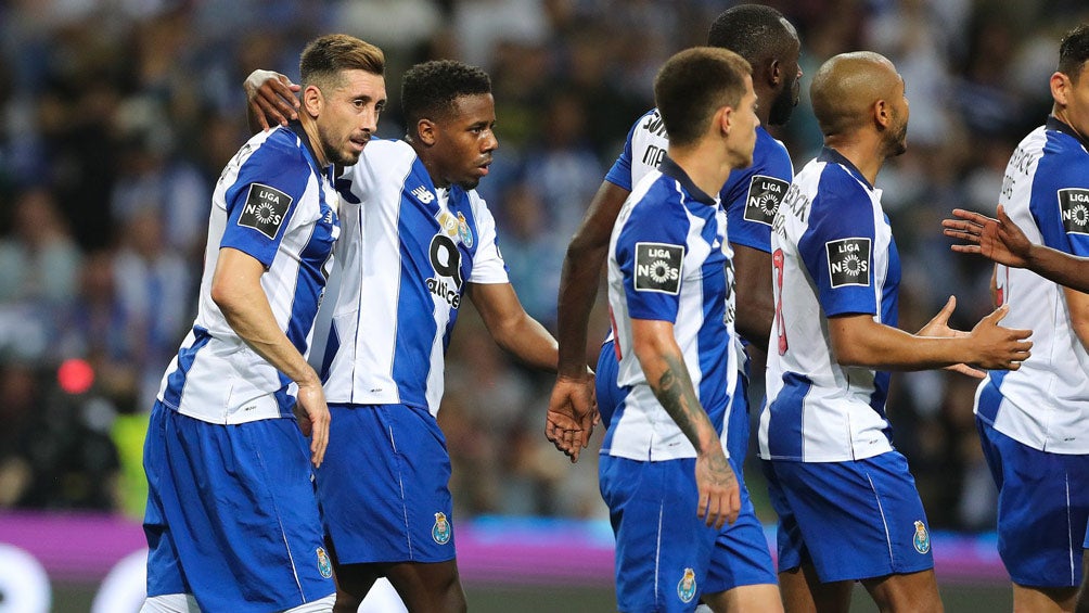 Herrera, durante un duelo con el Porto 