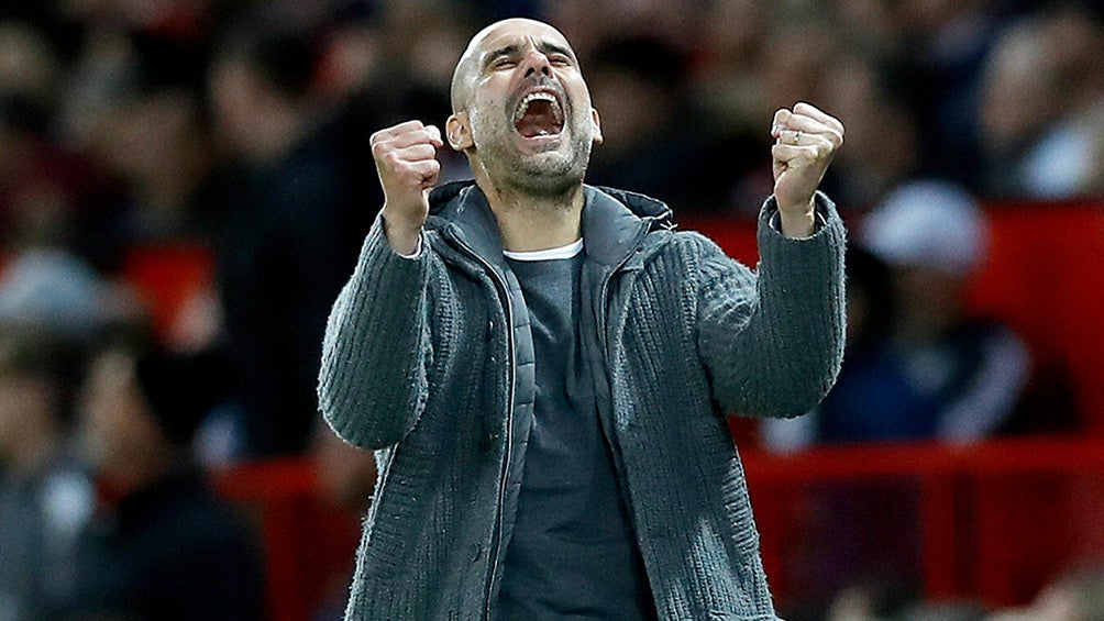 Guardiola celebra gol del Manchester City contra el United