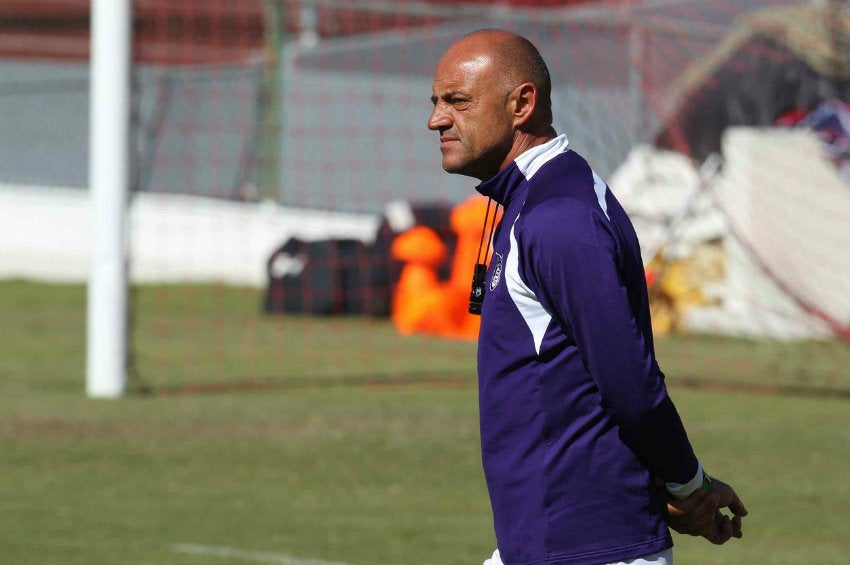 Chelís durante entrenamiento de Tecos 