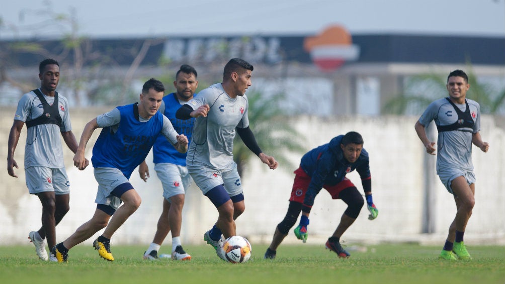 Jugadores de Veracruz durante el entrenamiento 