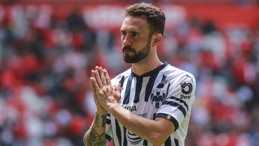 Layún durante partido de la Liga MX 