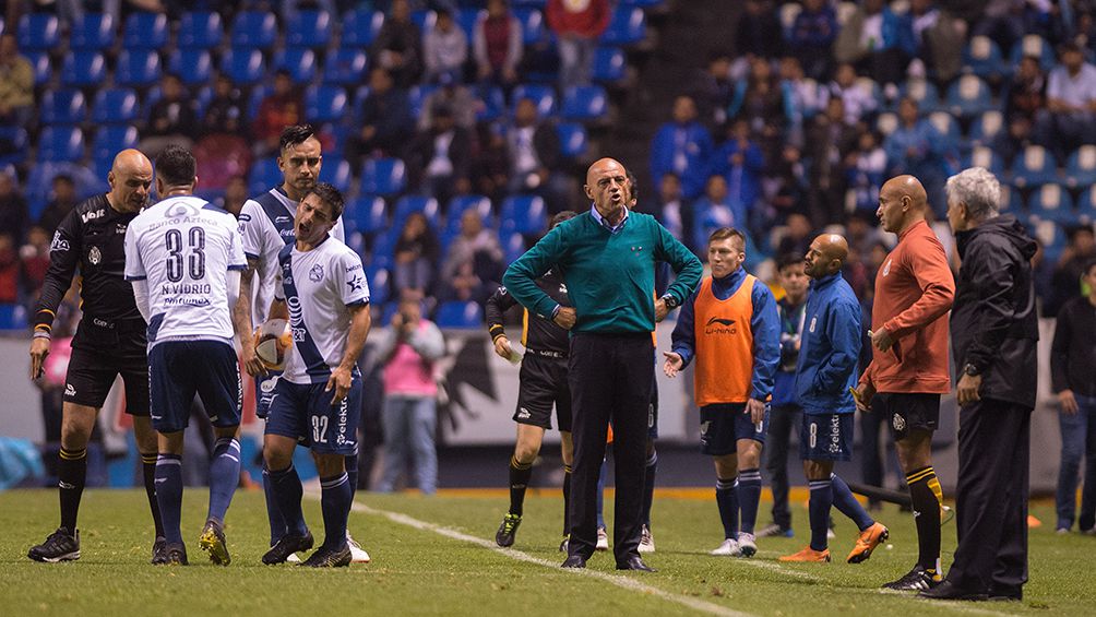 El Chelís durante el partido contra Tigres