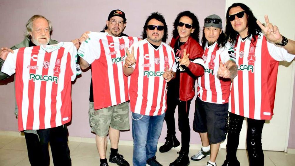 El Tri con la playera del Necaxa