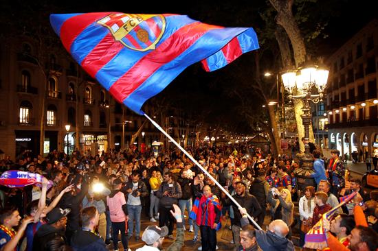 Aficionados del Barcelona festeja título de Liga 