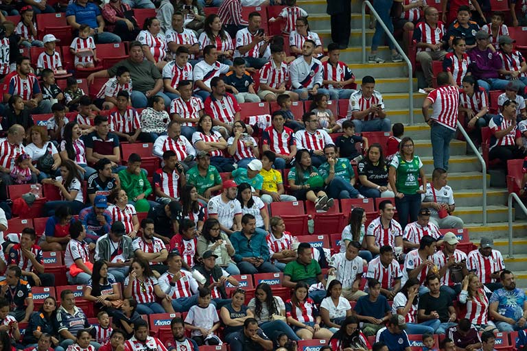 La afición rojiblanca se hizo presente en el Estadio Akron