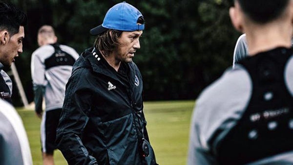 El Pelado Almeyda en una práctica con San José 