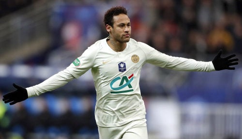 Neymar celebra anotación con el PSG 