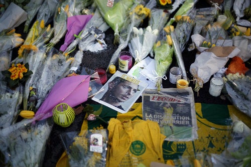 Ofrenda en honor al fallecido futbolista, Emiliano Sala