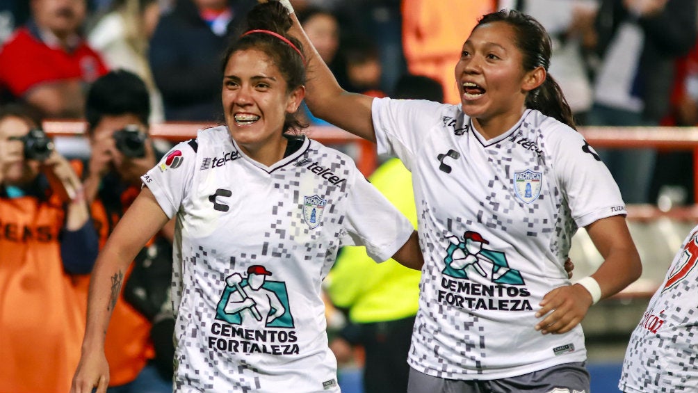 Pachuca Femenil celebra una anotación frente al Atlas 