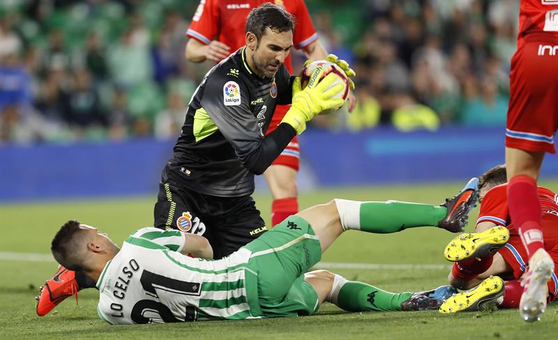 Jugada de peligro en el área del Espanyol