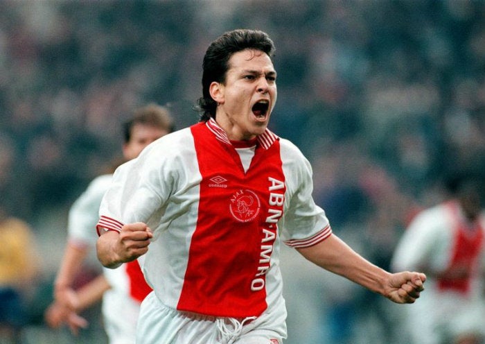 Litmanen festeja en un juego del Ajax