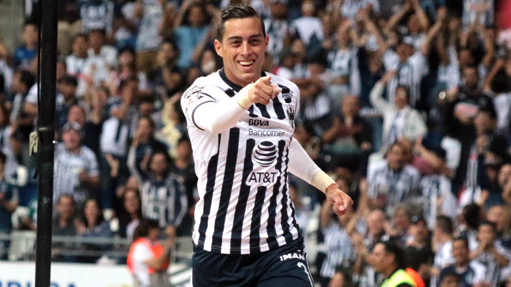 Rogelio Funes Mori celebra un gol frente a Santos