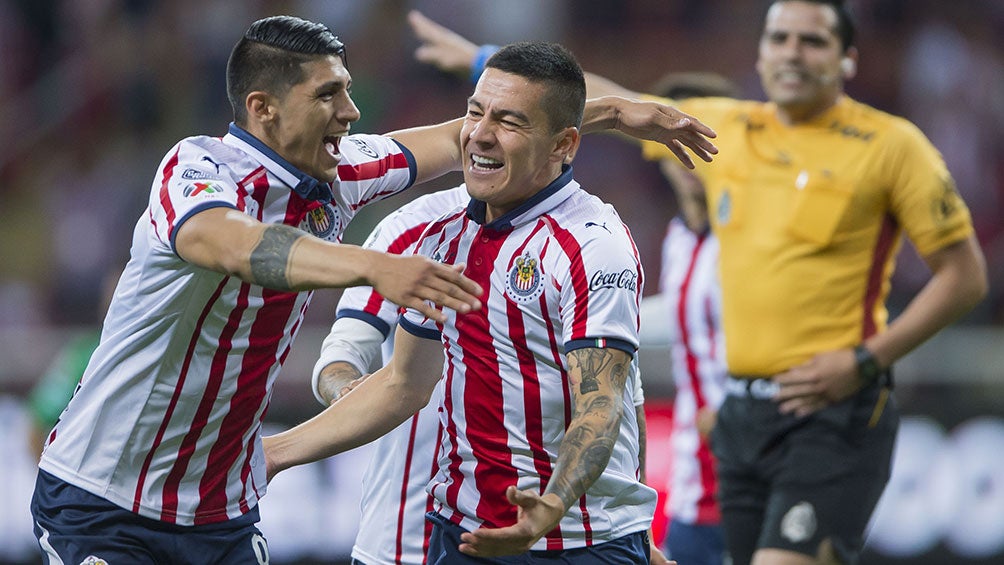 Tortas Pérez celebra el tanto que abrió el camino de la victoria vs León