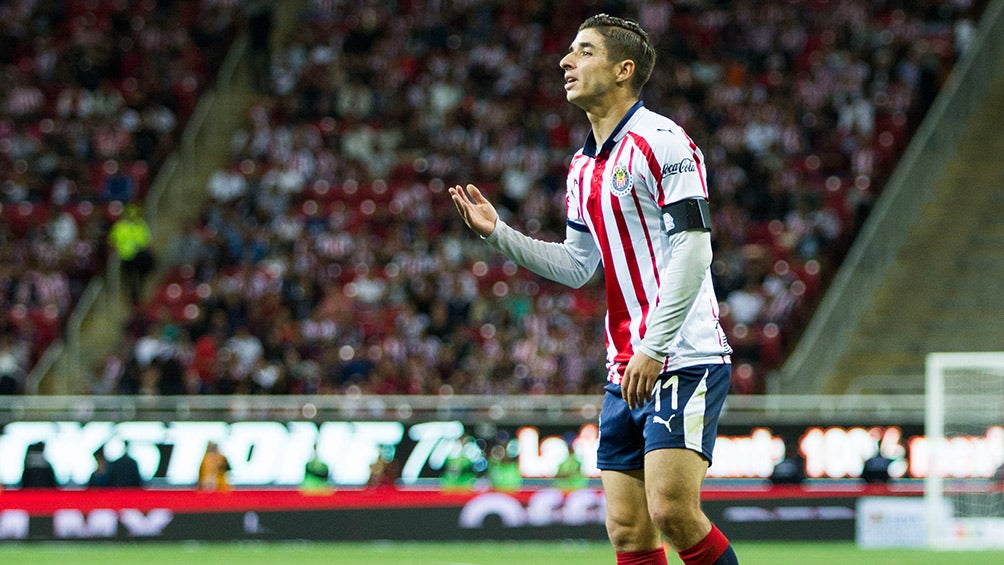 Brizuela se lamenta en juego de Chivas 