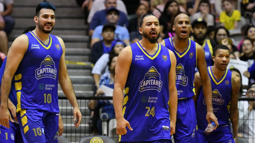 Capitanes durante un partido contra Fuerza Regia 