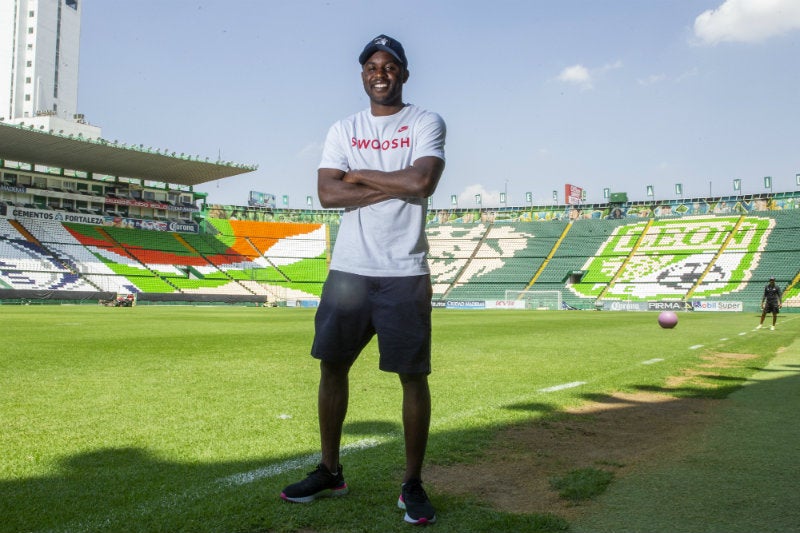 Joel Campbell posando para la lente de RÉCORD