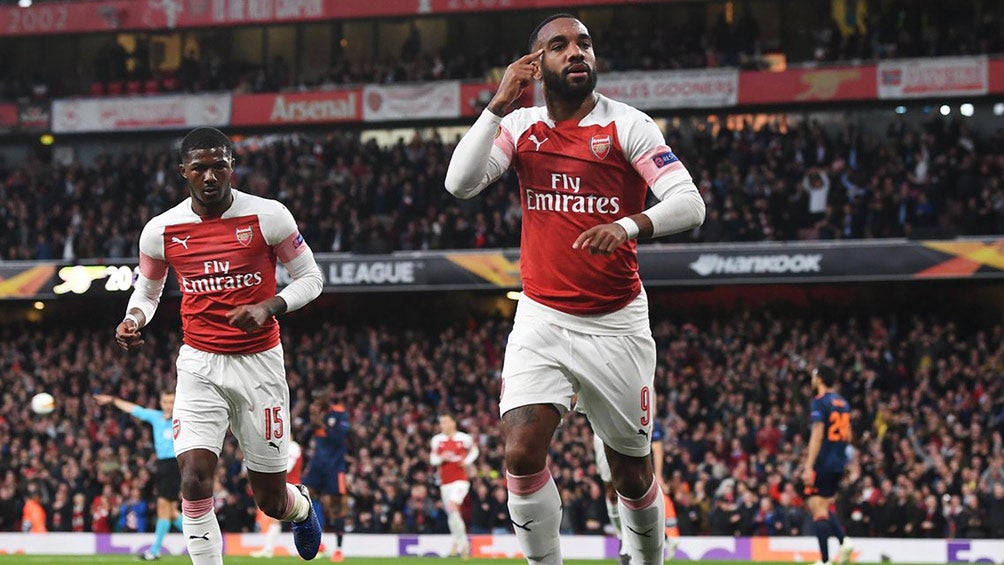 Lacazette celebra su primer gol al Valencia