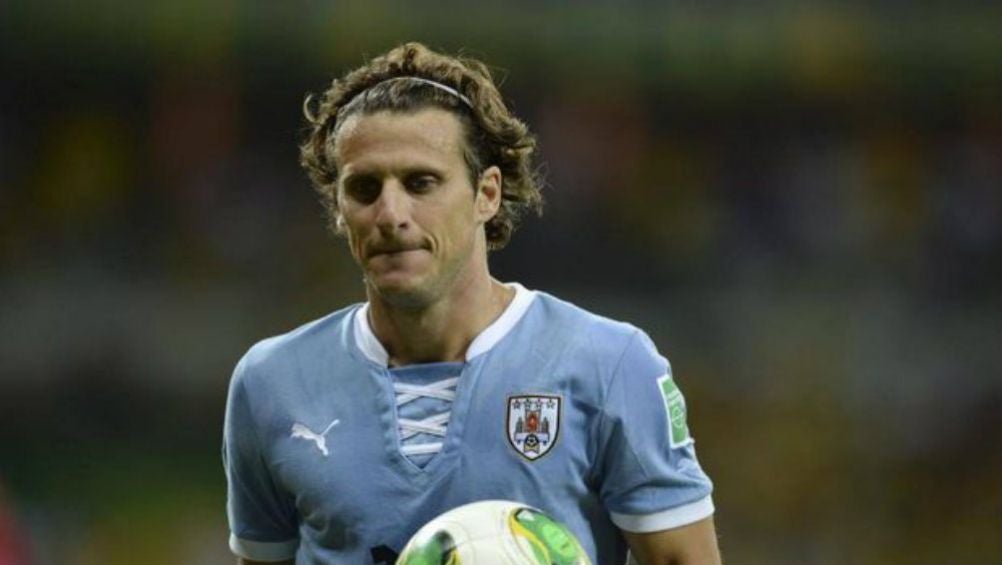 Diego Forlán, durante un partido con Uruguay